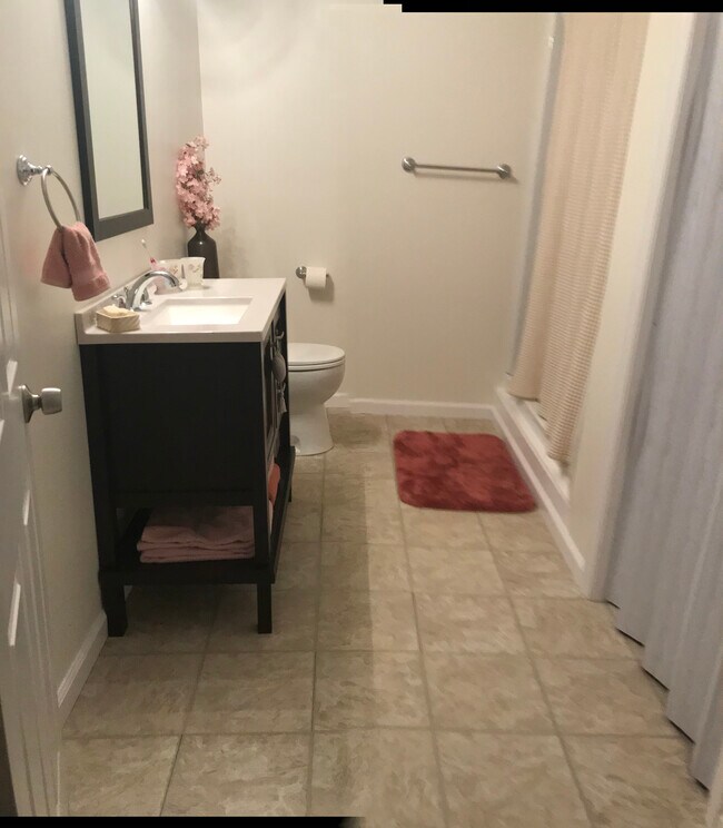 Baño - 7707 Mykolaitis Ln