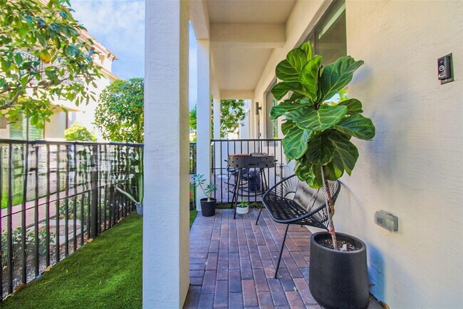 Foto del edificio - 4845 NW 83rd Pky