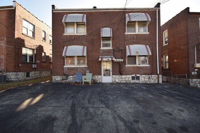 Rear off-street parking - 3969 Potomac St