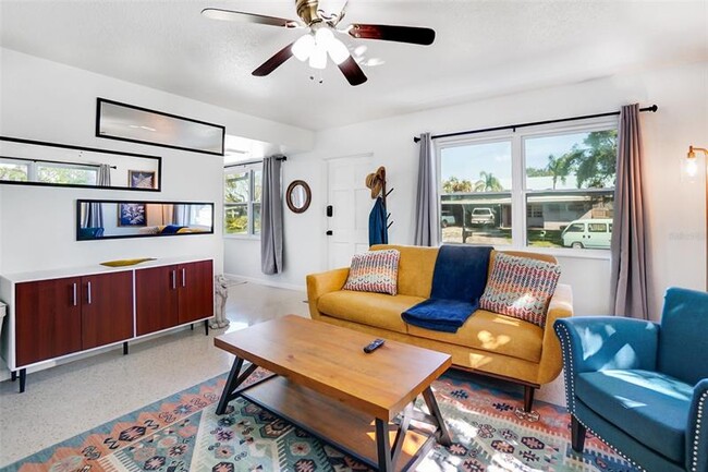 Building Photo - 3818 Villa Franca Ave