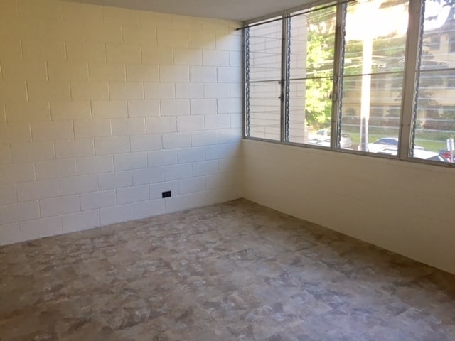 Building Photo - $1,550 Low rise Studio with all utilities included at Punahou Gardens in Makiki
