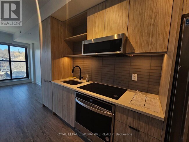 Photo du bâtiment - 185 Dunlop St E