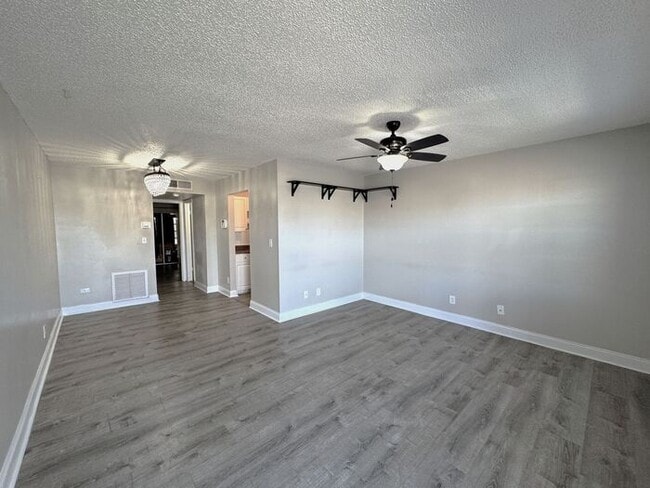 Photo - Updated 1/1 Villa House