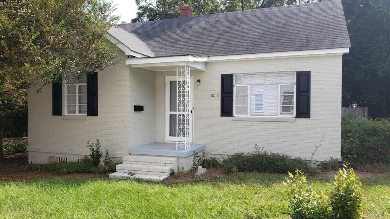 Primary Photo - Adorable Summerville Cottage
