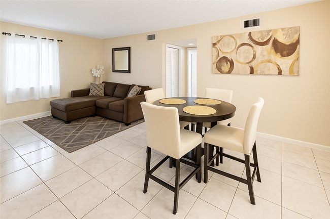 Building Photo - 2Bed/2Bath