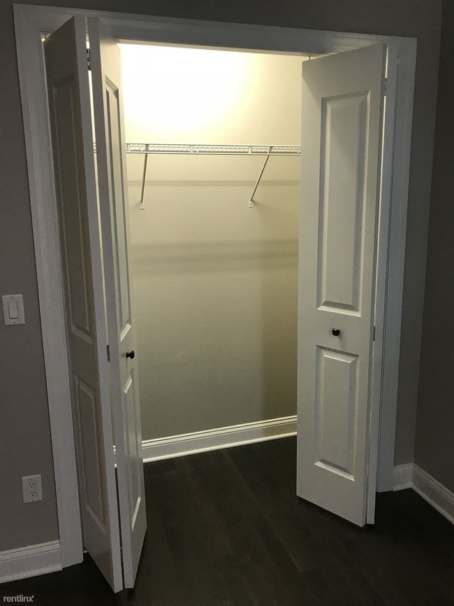 Building Photo - 1 br, 1 bath Apartment - 163 W Pearl St #204