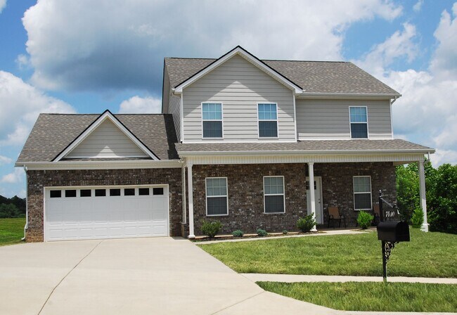 Foto del edificio - COMING SOON!   Fairview Station Charmer!  Perfectly comfortable 4/2.5 family home close to Westwo...