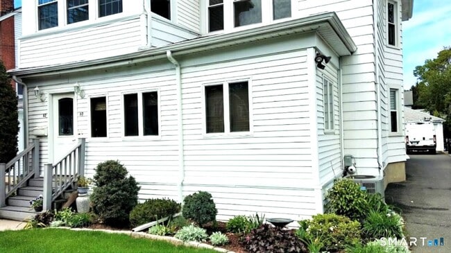 Foto del edificio - 60 Woodmere Rd