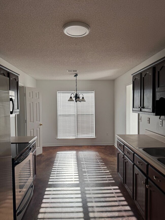 Foto del edificio - 9123 Kirkwood Ln