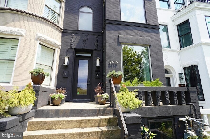 Primary Photo - 2419 1st St NW