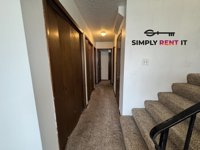 Building Photo - Downtown 2 Bedroom near Bandshell Park