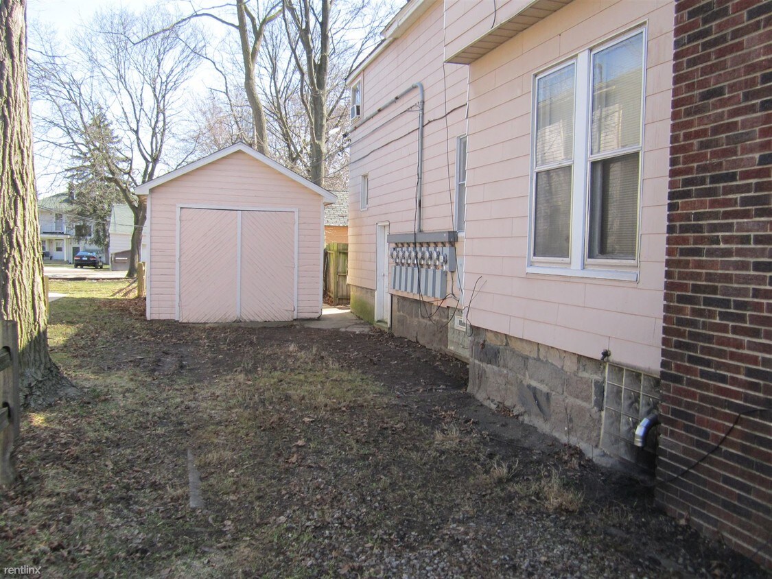 208 N Hamilton St, Ypsilanti, MI 48197 Condo for Rent in Ypsilanti