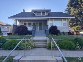 Building Photo - 120 S Roop St