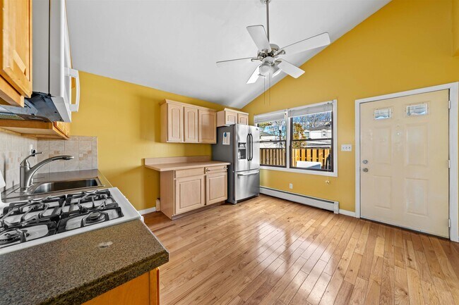Building Photo - 208 McAdoo Ave