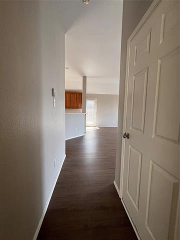 Building Photo - 2075 Garden Crest Dr