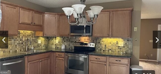 Building Photo - 4084 Hidden Hollow Dr