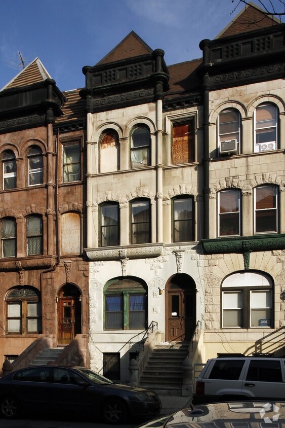 Foto principal - 127 W 136th St