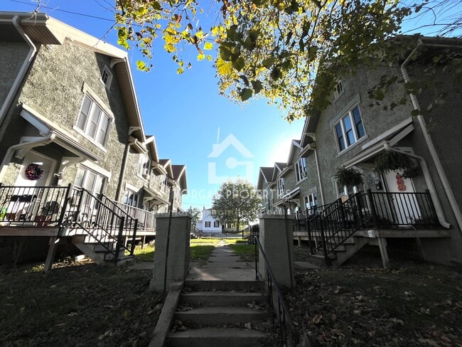 Building Photo - 300 S 12th St