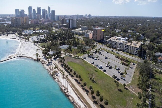 Foto del edificio - 1120 N Shore Dr NE