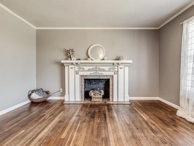 Building Photo - 12010 N Walker Ave