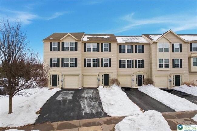 Building Photo - 1048 Sparrow Way