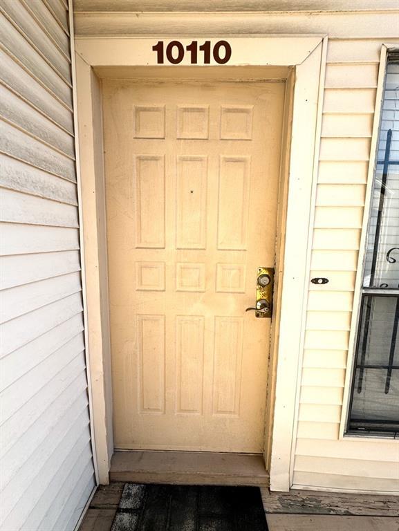 Building Photo - 10110 Waterstone Dr