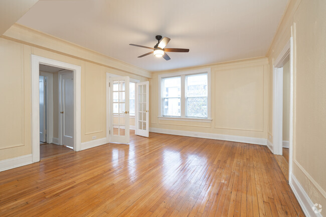 1 BR, 1 BA - 775 - 800 pies cuadrados - Sala de estar - 4616 Lindell Blvd. (Carleton Apt)