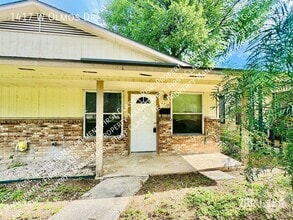 Building Photo - 1417 W Olmos Dr