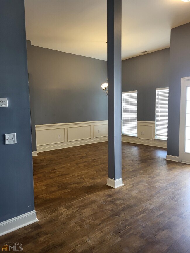 Building Photo - 250 Stonebrook Way