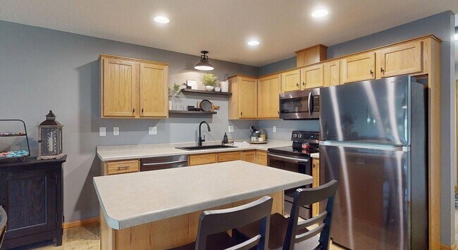 Foto del edificio - 3057 Venice Ln NW