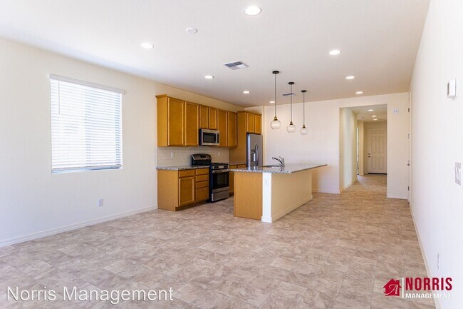 Foto del edificio - 4 br, 3 bath House - 287 E Tahiti Dr