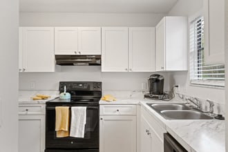 Building Photo - 2550 W Bird St