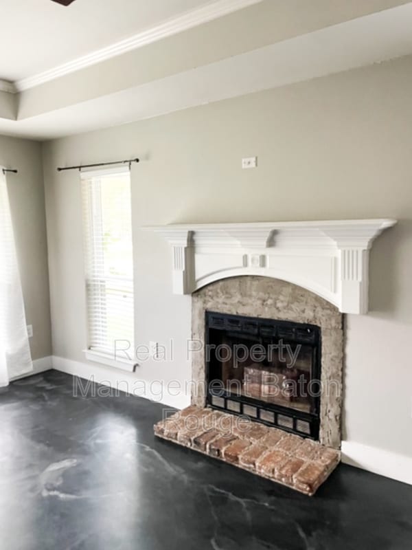 Building Photo - 10529 Wade Dr