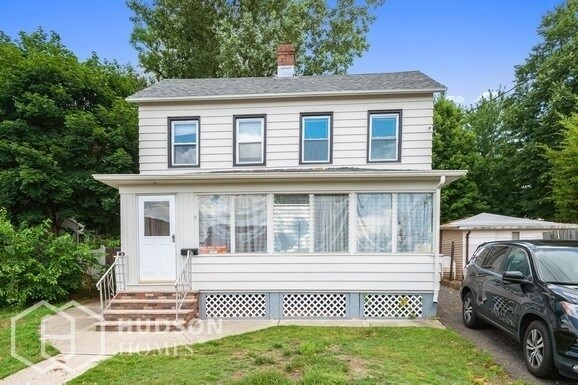 Primary Photo - 5 Martins Ln