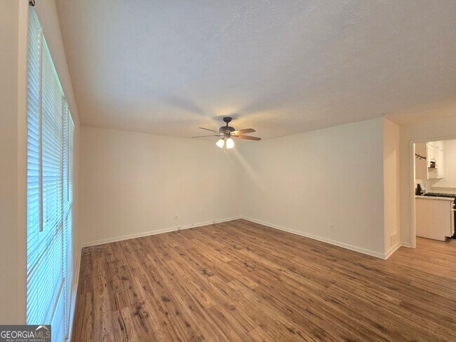 Foto del edificio - 4215 Terrace Dr