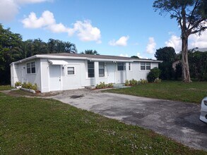 Building Photo - 3115 Prince Dr