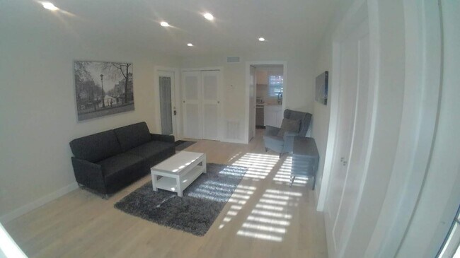 Foto del edificio - 151 Lake Evelyn Dr