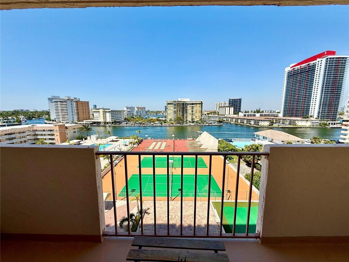 Foto principal - 1865 S Ocean Dr