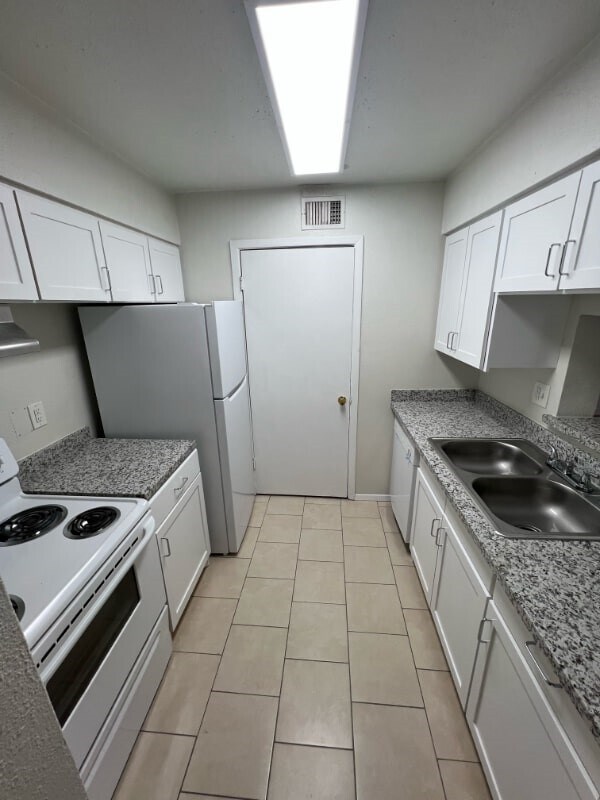 Building Photo - 12651 Ashford Meadow Dr