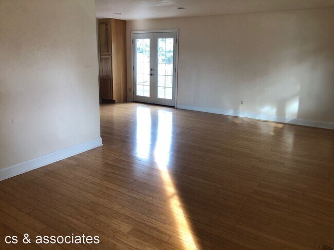 Building Photo - 4 br, 3 bath House - 7552 Braun Street