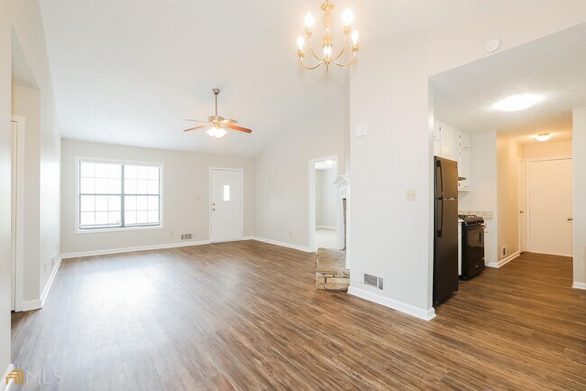 Foto del edificio - 536 Oakview Dr