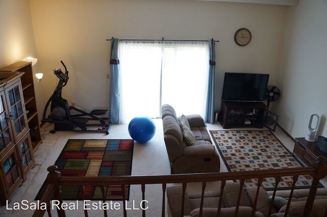 Foto del edificio - 289 Brittany Farms Rd