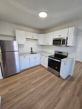 Building Photo - 1153 Main St