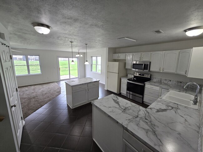 Foto del edificio - 3612 McLaughlin Dr