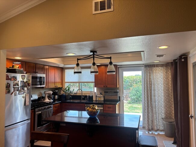 Building Photo - 252 Novina Pl