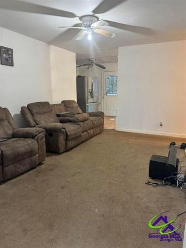 Building Photo - 306 Kingsbury Cir