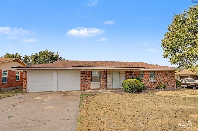Foto del edificio - 2310 Reilly Rd