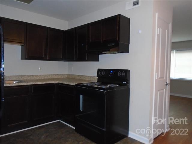 Building Photo - 1111 Sims Cir