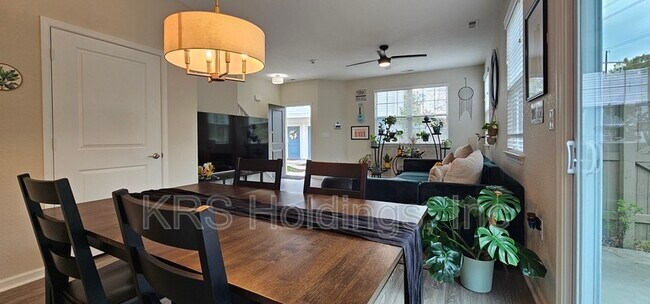 Building Photo - 2854 Baldwin Dr