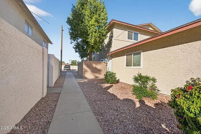 Foto del edificio - 860 E Brown Rd